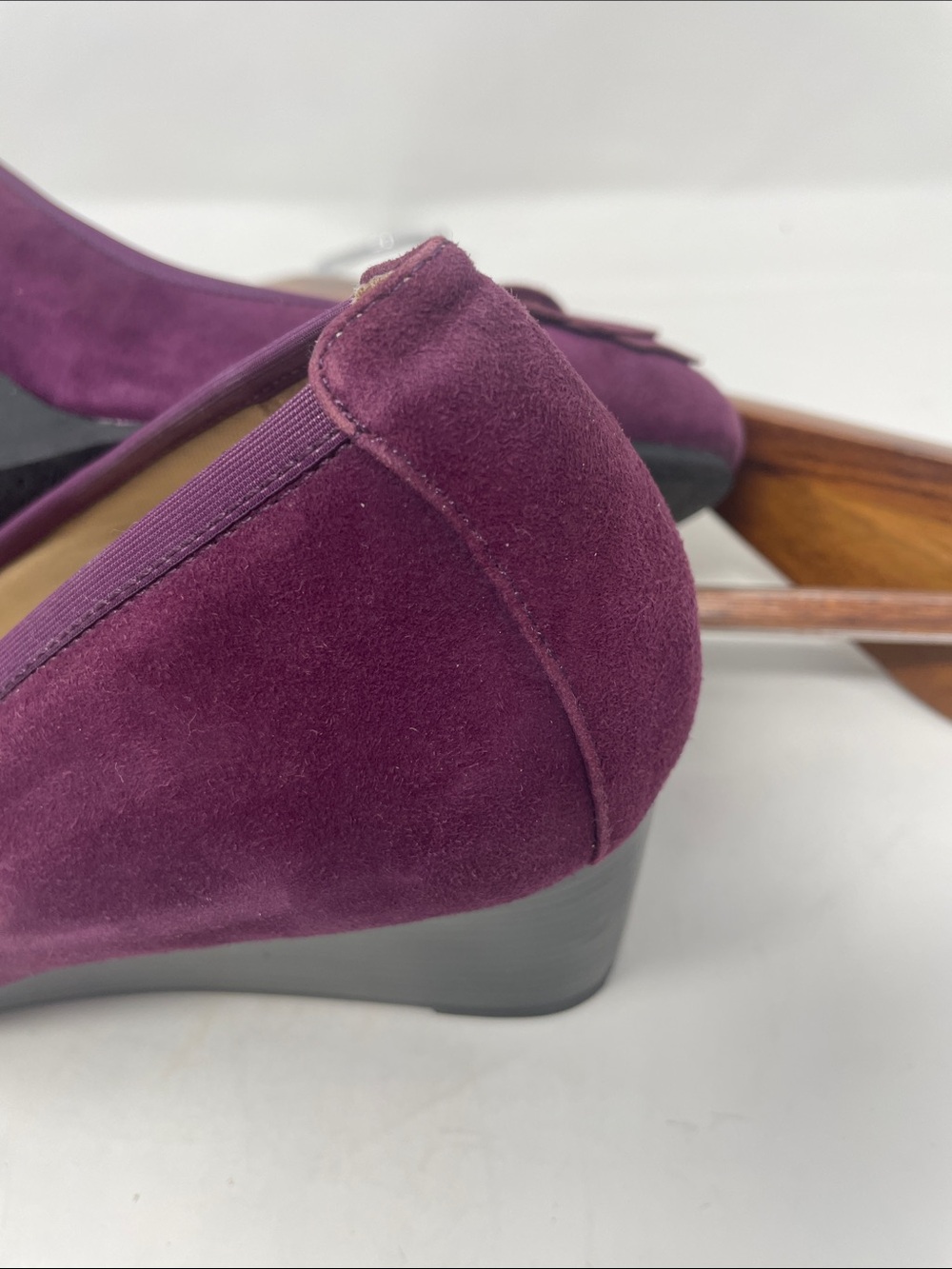 Vionic Plum Suede-Like Wedged Heel Pump Size 10 Excellent Condition - Picture 9 of 15